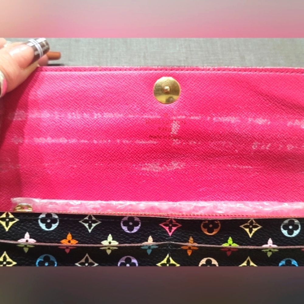 Louis Vuitton Monogram Zippy Wallet - Picture 10 of 16
